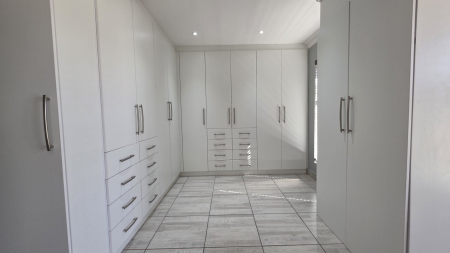 3 Bedroom Property for Sale in Hartenbos Central Western Cape